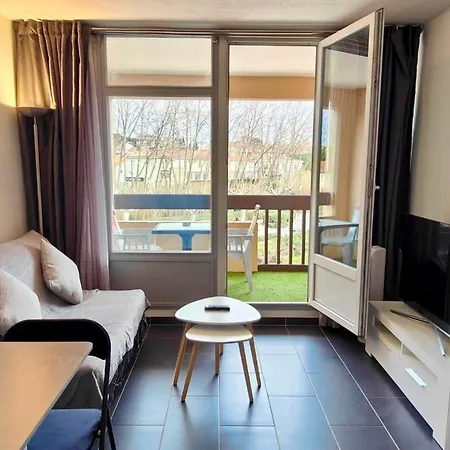 With Balcony Near Downtown * Fréjus