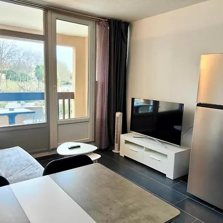 With Balcony Near Downtown Appartement *